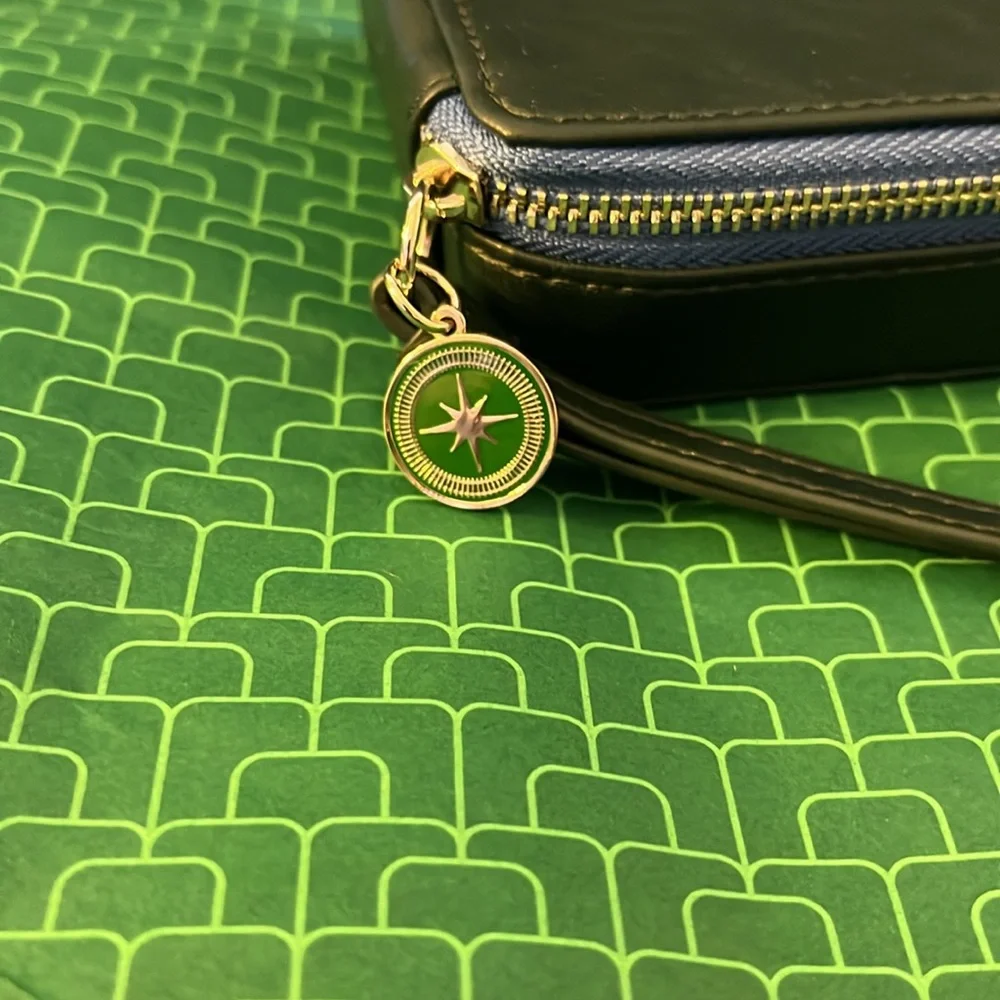 NWT La Mer Mini Trunk in Emerald Green